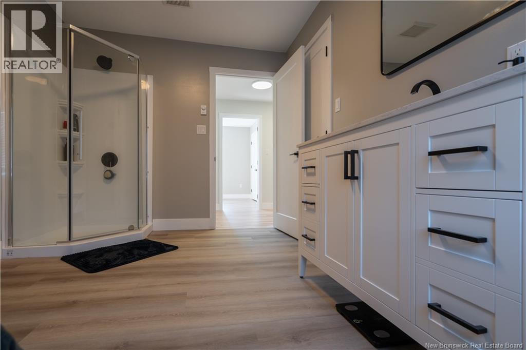 8 Dufferin Road — photo 28