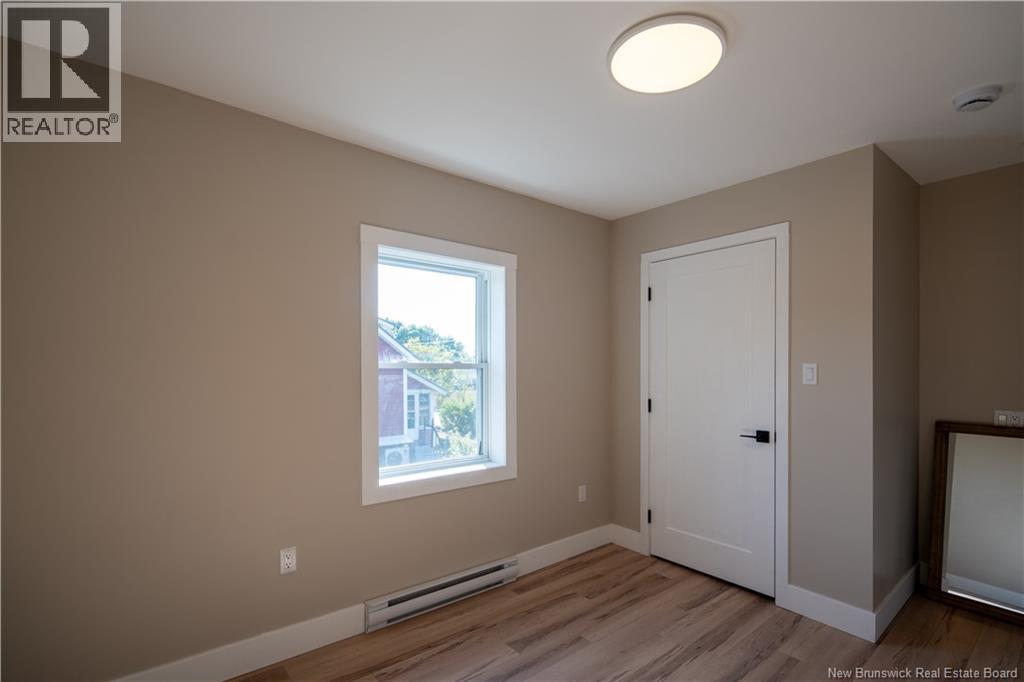 8 Dufferin Road — photo 29