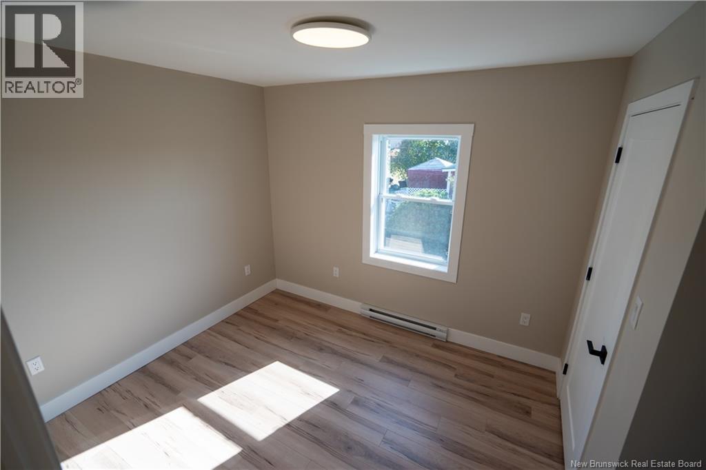 8 Dufferin Road — photo 30