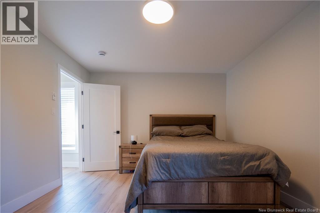 8 Dufferin Road — photo 32