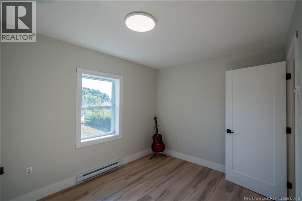 8 Dufferin Road — photo 35