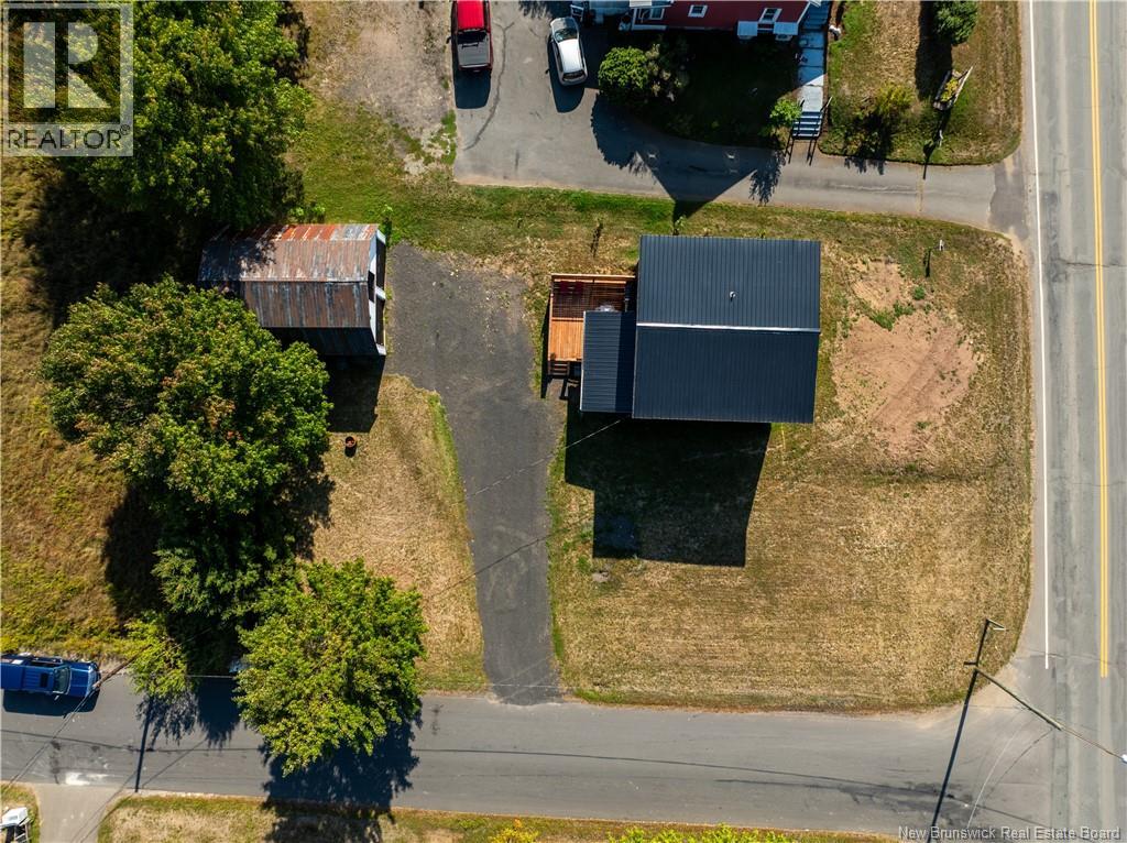 8 Dufferin Road — photo 42