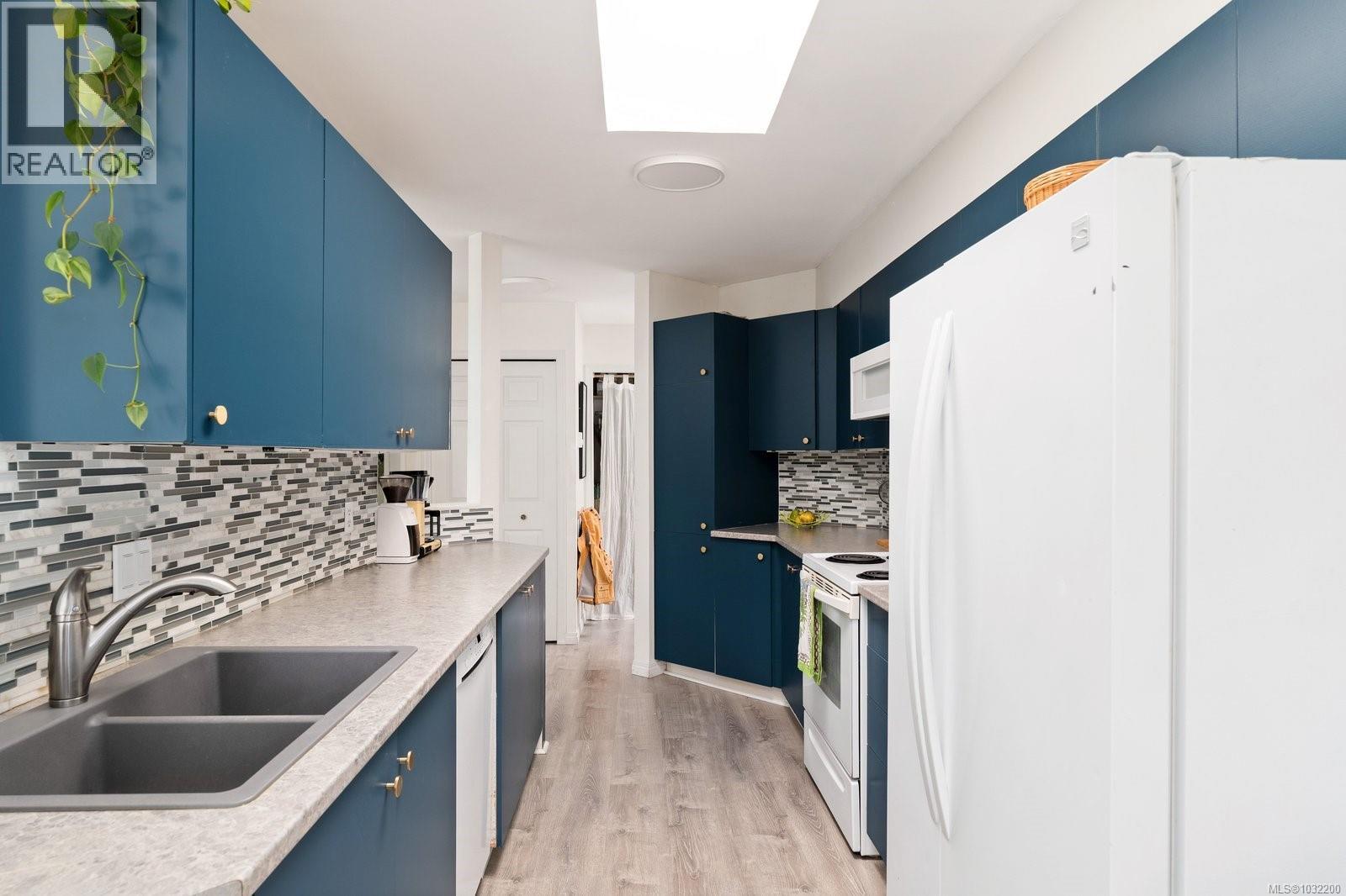 304 853 North Park Street, Victoria