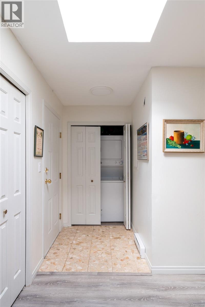 304 853 North Park Street, Victoria