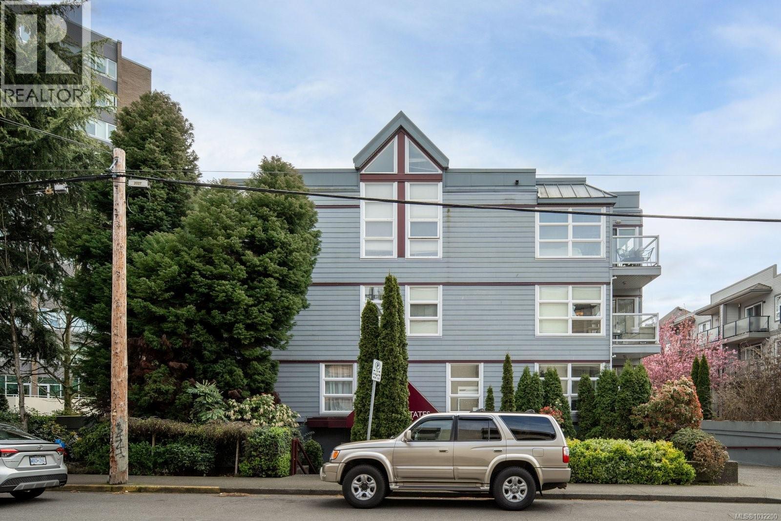 304 853 North Park Street, Victoria