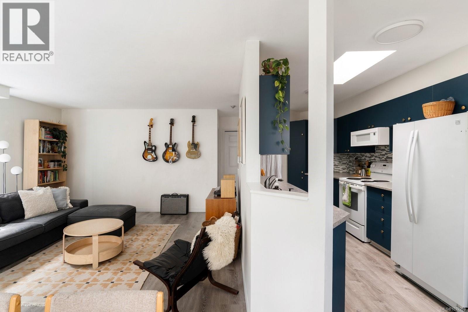 304 853 North Park Street, Victoria