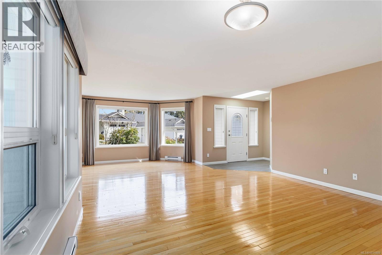 2 1968 Cultra Avenue, Central Saanich