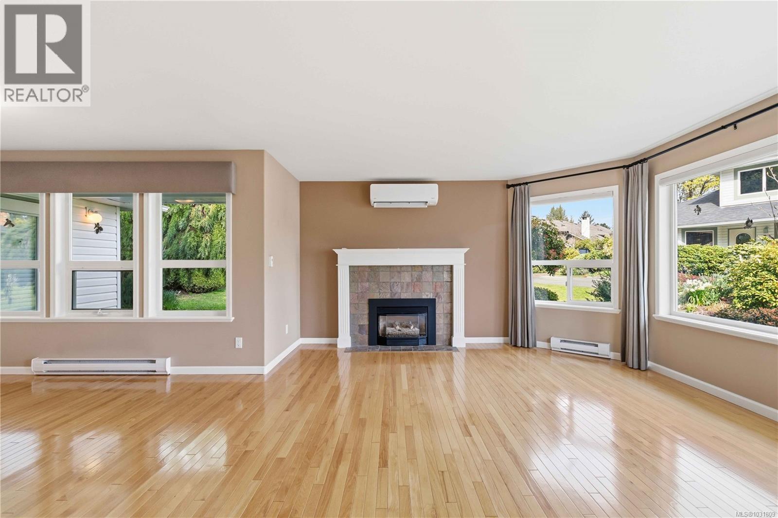 2 1968 Cultra Avenue, Central Saanich