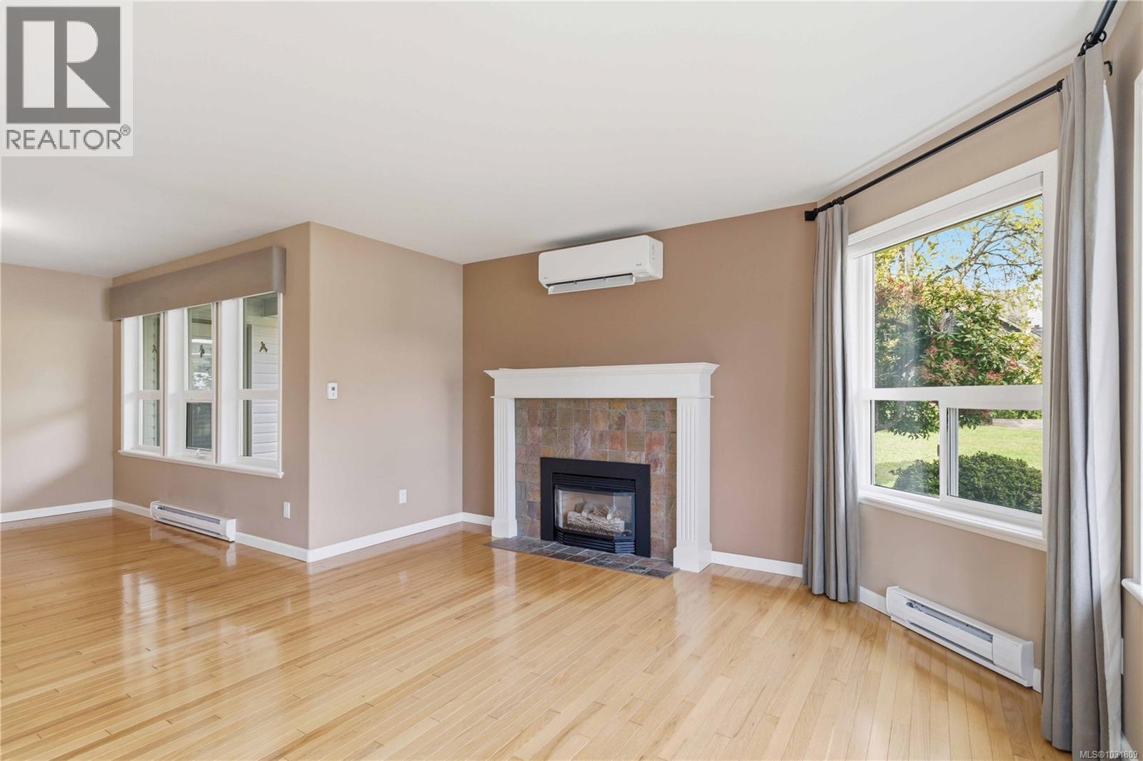 2 1968 Cultra Avenue, Central Saanich