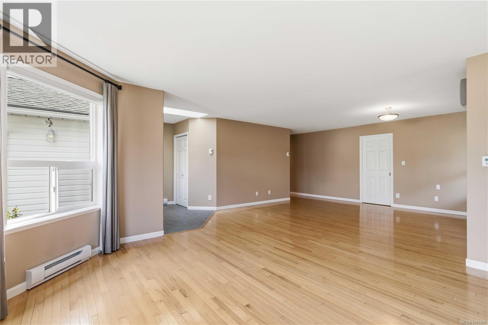 2 1968 Cultra Avenue, Central Saanich