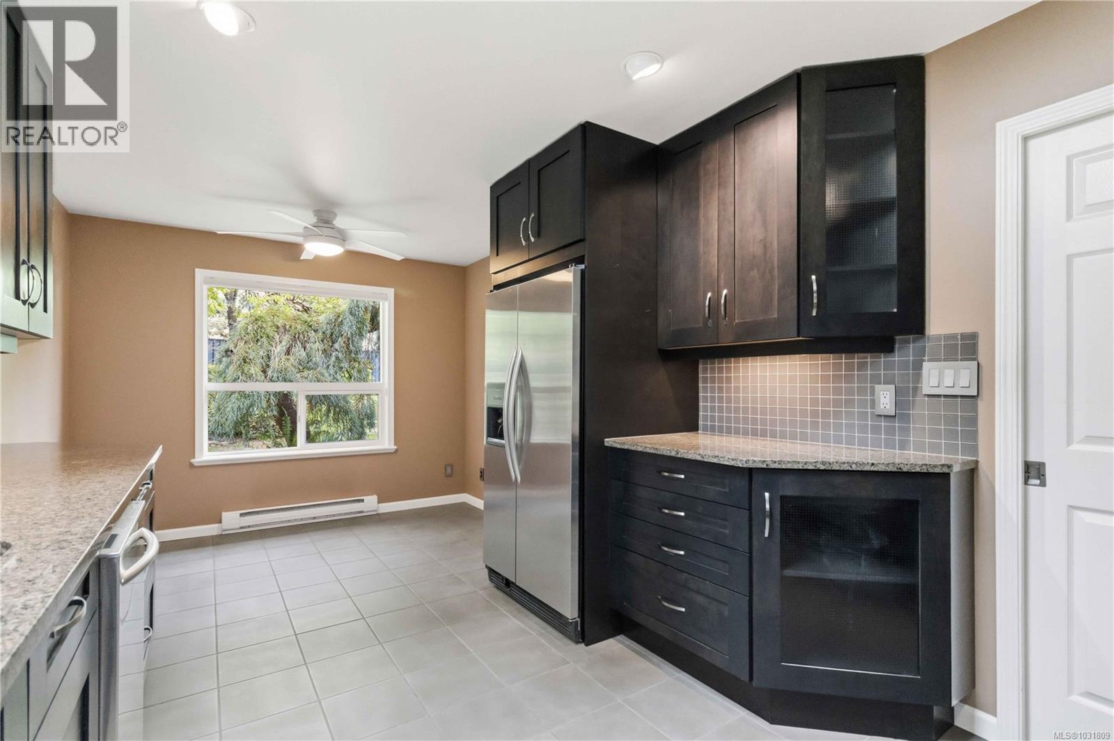 2 1968 Cultra Avenue, Central Saanich