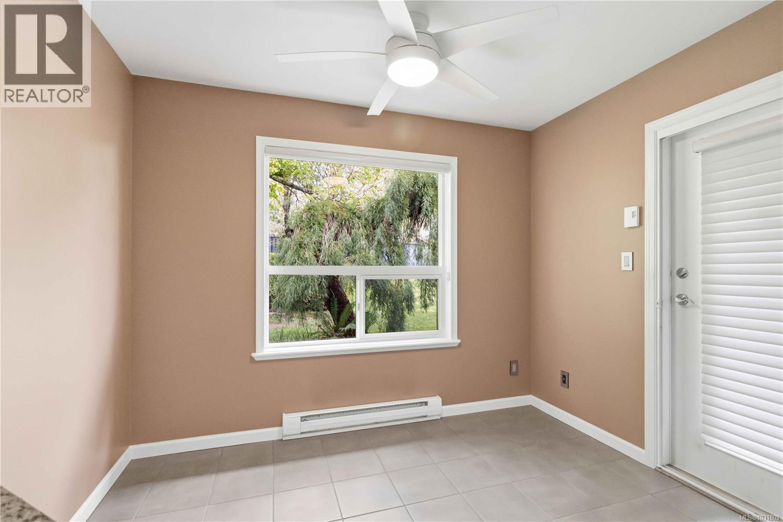 2 1968 Cultra Avenue, Central Saanich