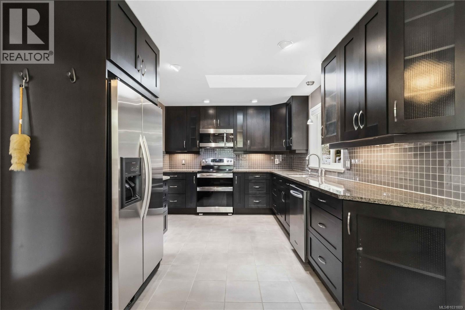 2 1968 Cultra Avenue, Central Saanich