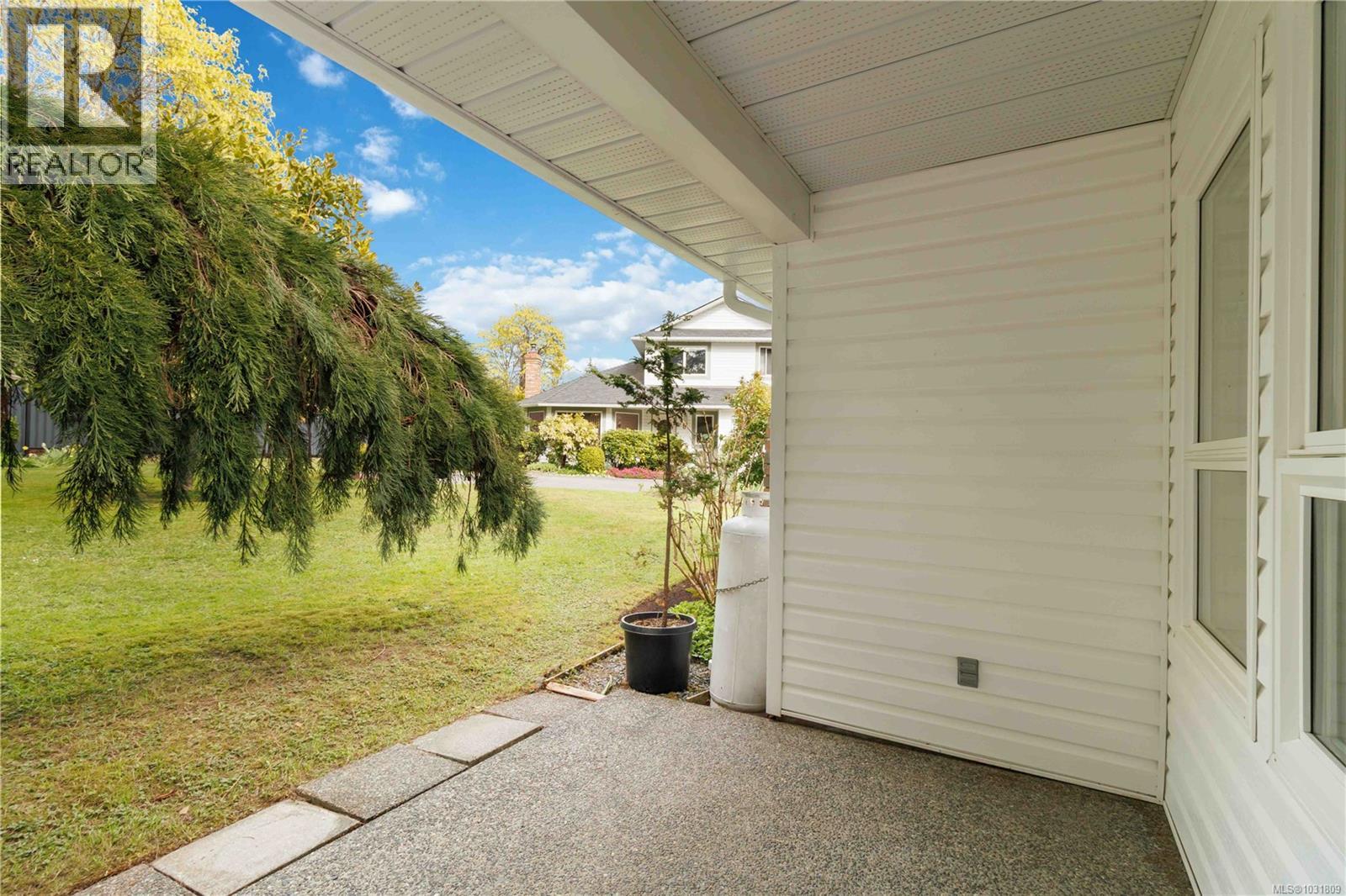 2 1968 Cultra Avenue, Central Saanich