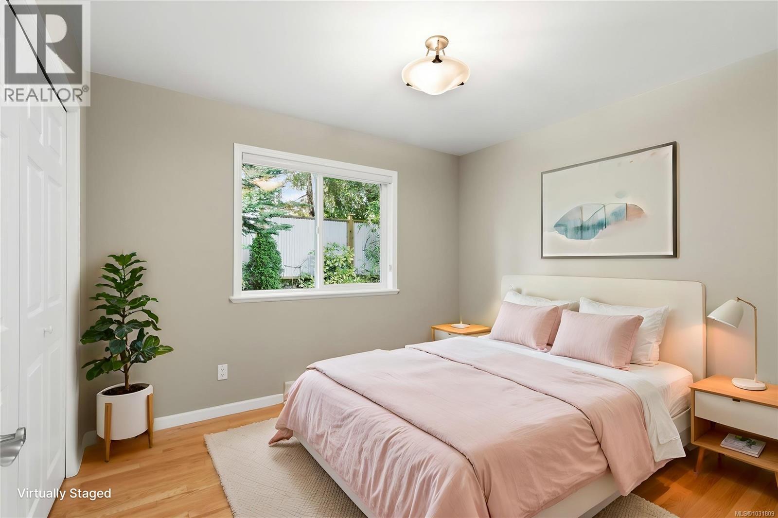 2 1968 Cultra Avenue, Central Saanich