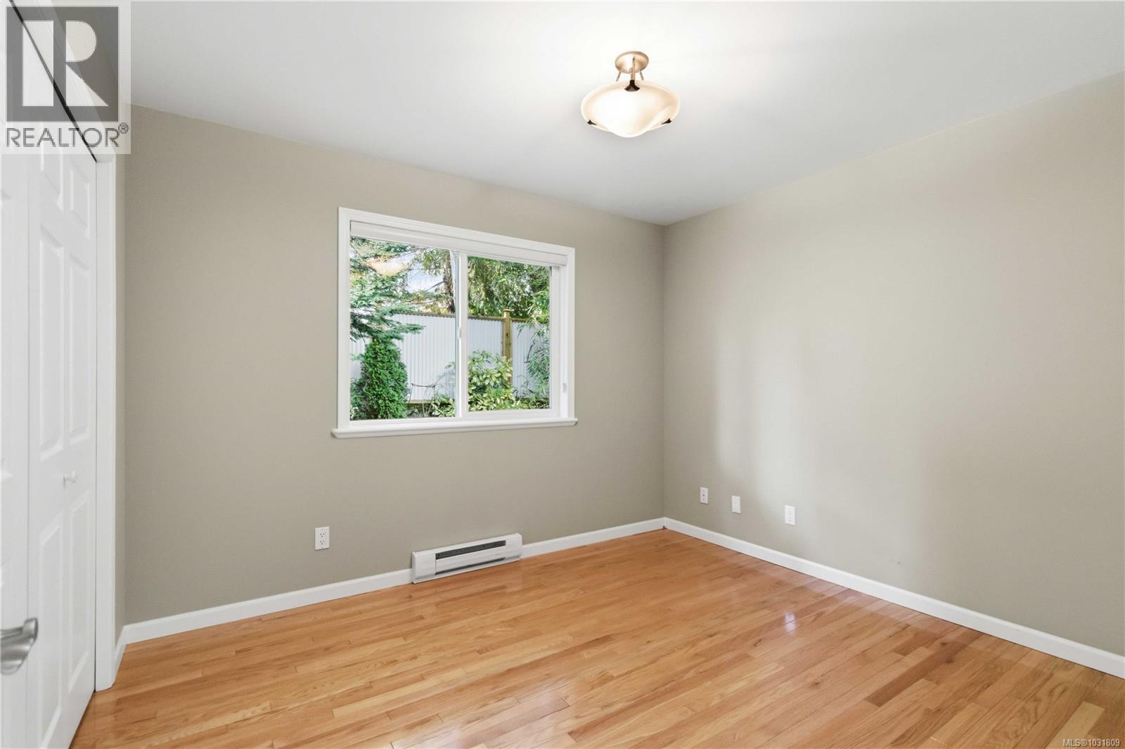 2 1968 Cultra Avenue, Central Saanich