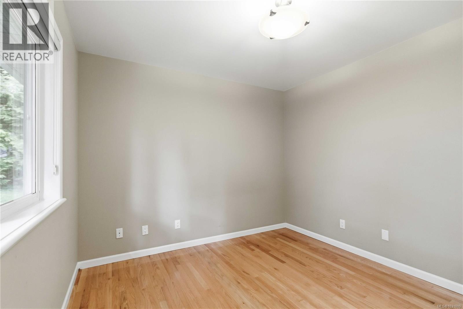 2 1968 Cultra Avenue, Central Saanich