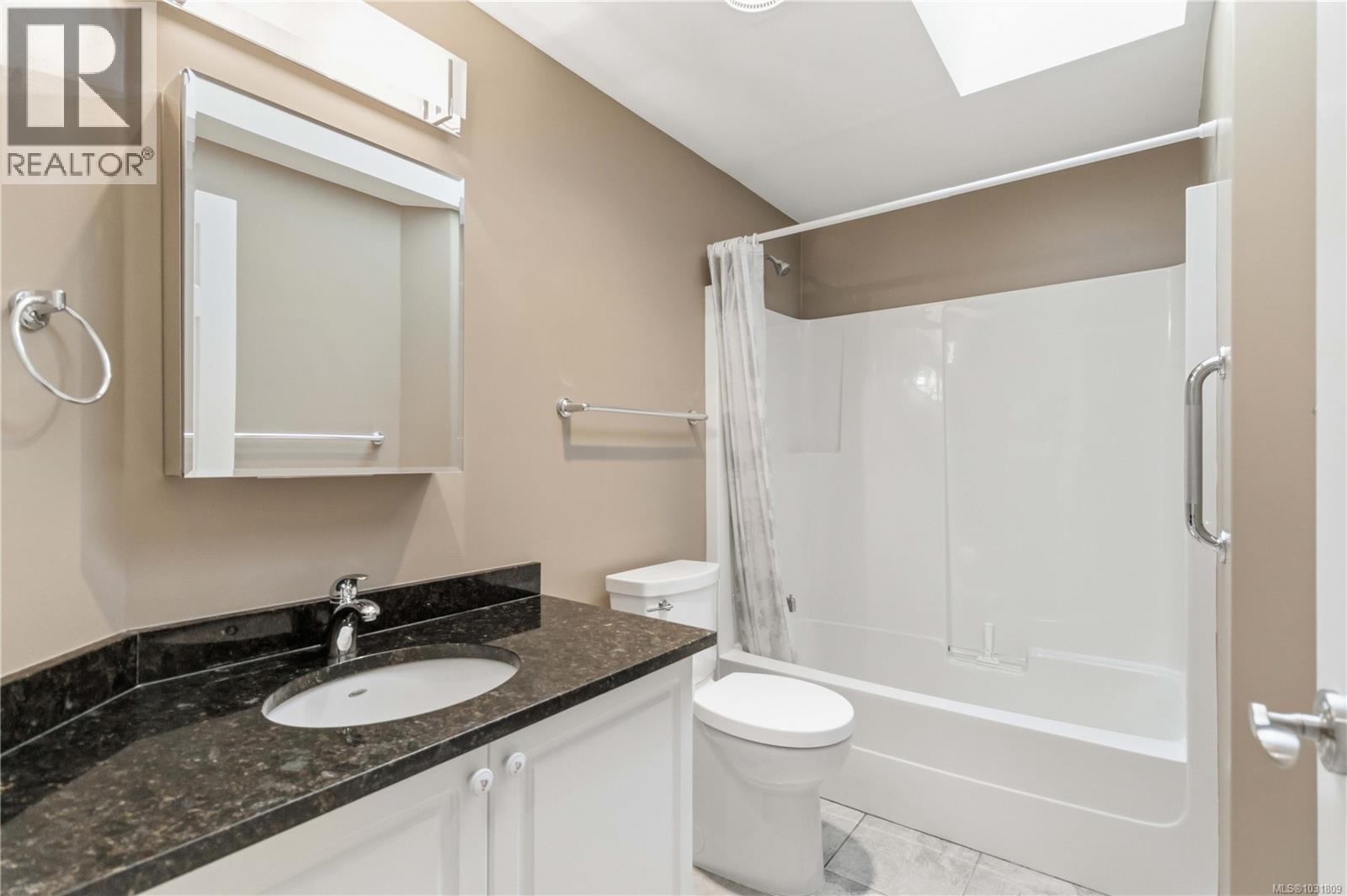 2 1968 Cultra Avenue, Central Saanich