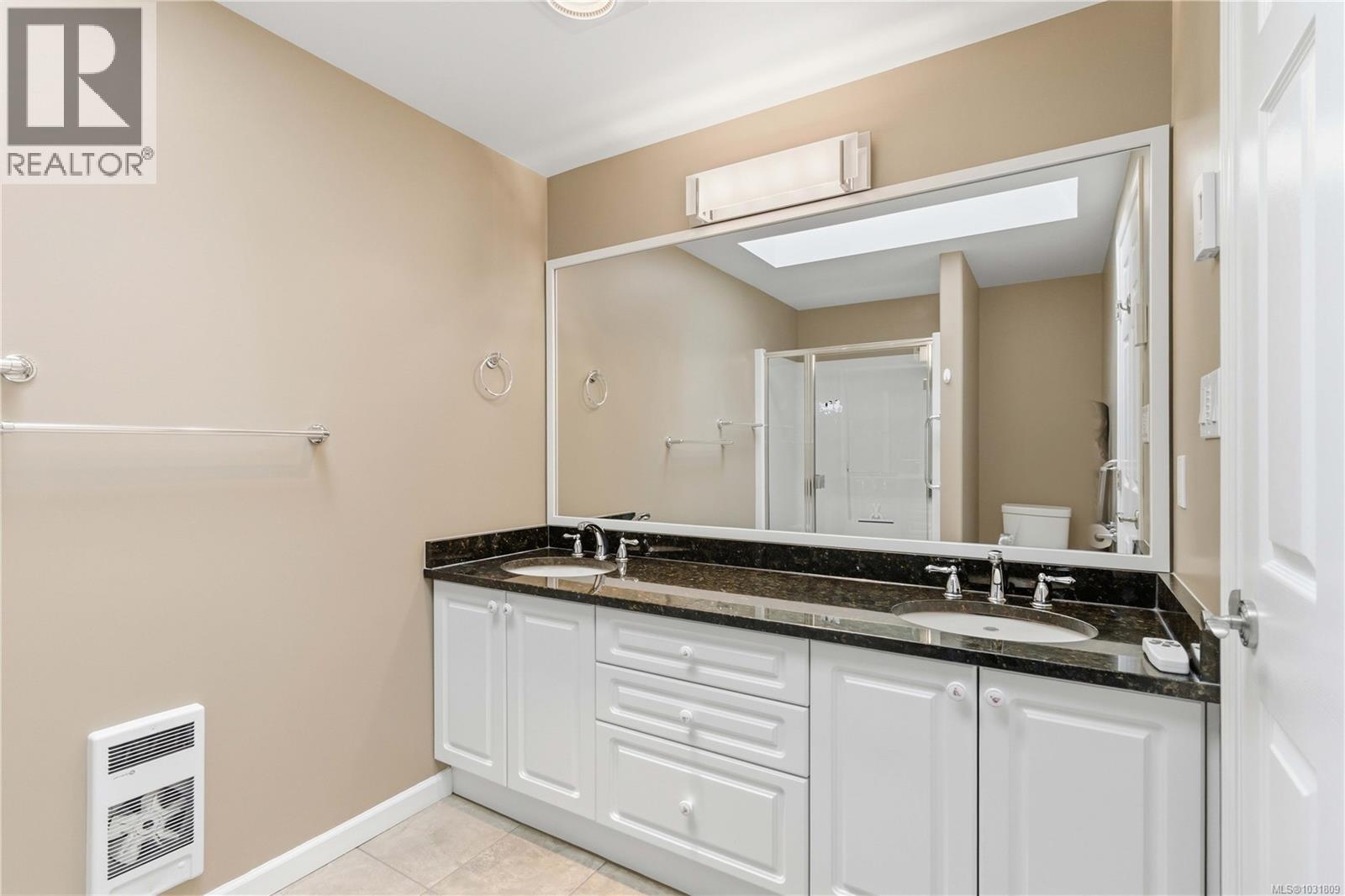 2 1968 Cultra Avenue, Central Saanich