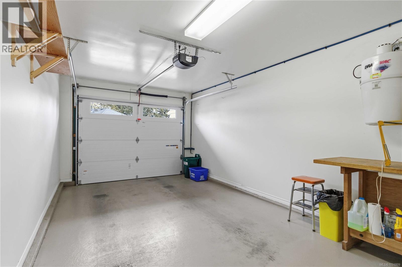 2 1968 Cultra Avenue, Central Saanich