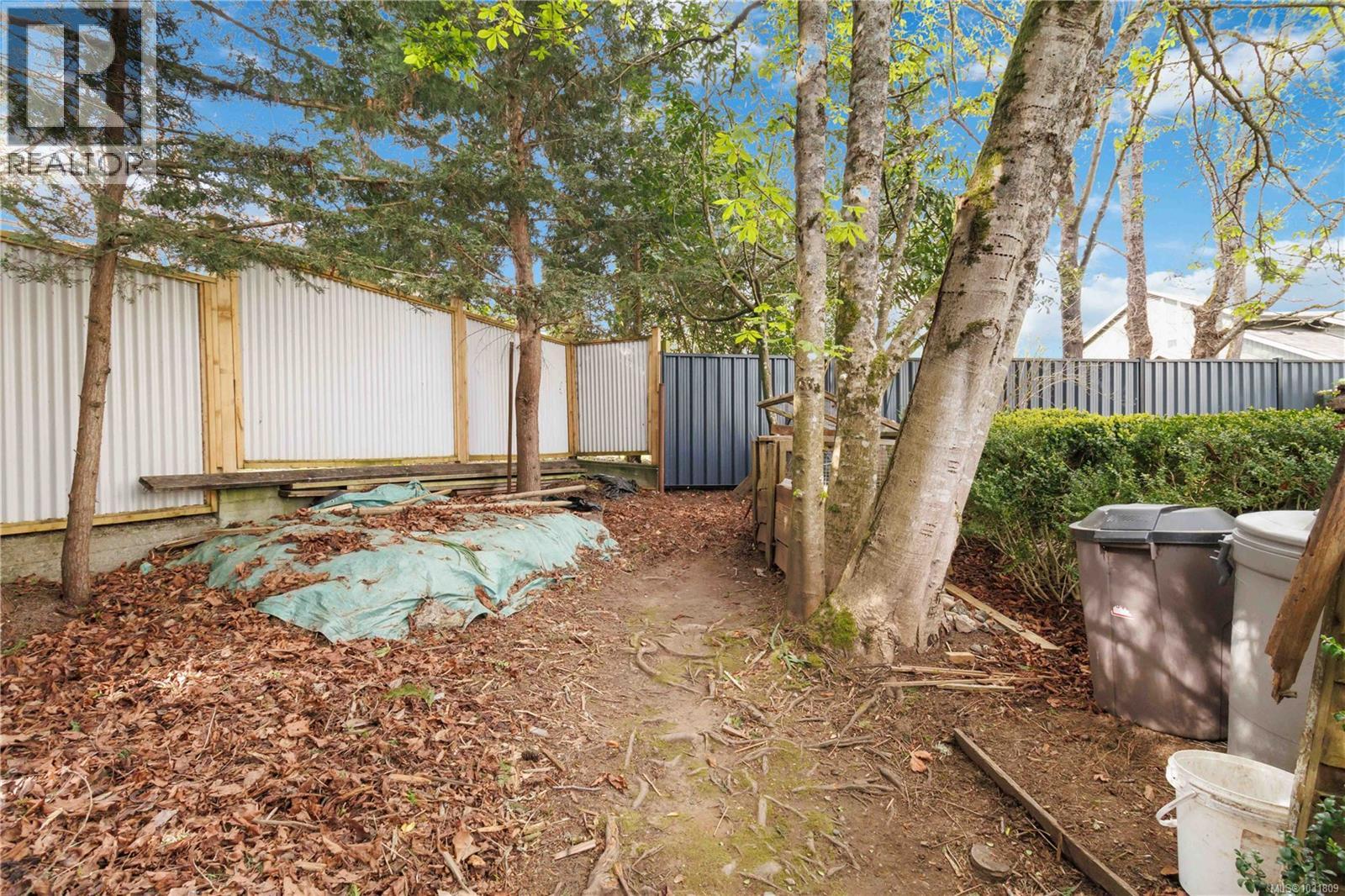 2 1968 Cultra Avenue, Central Saanich