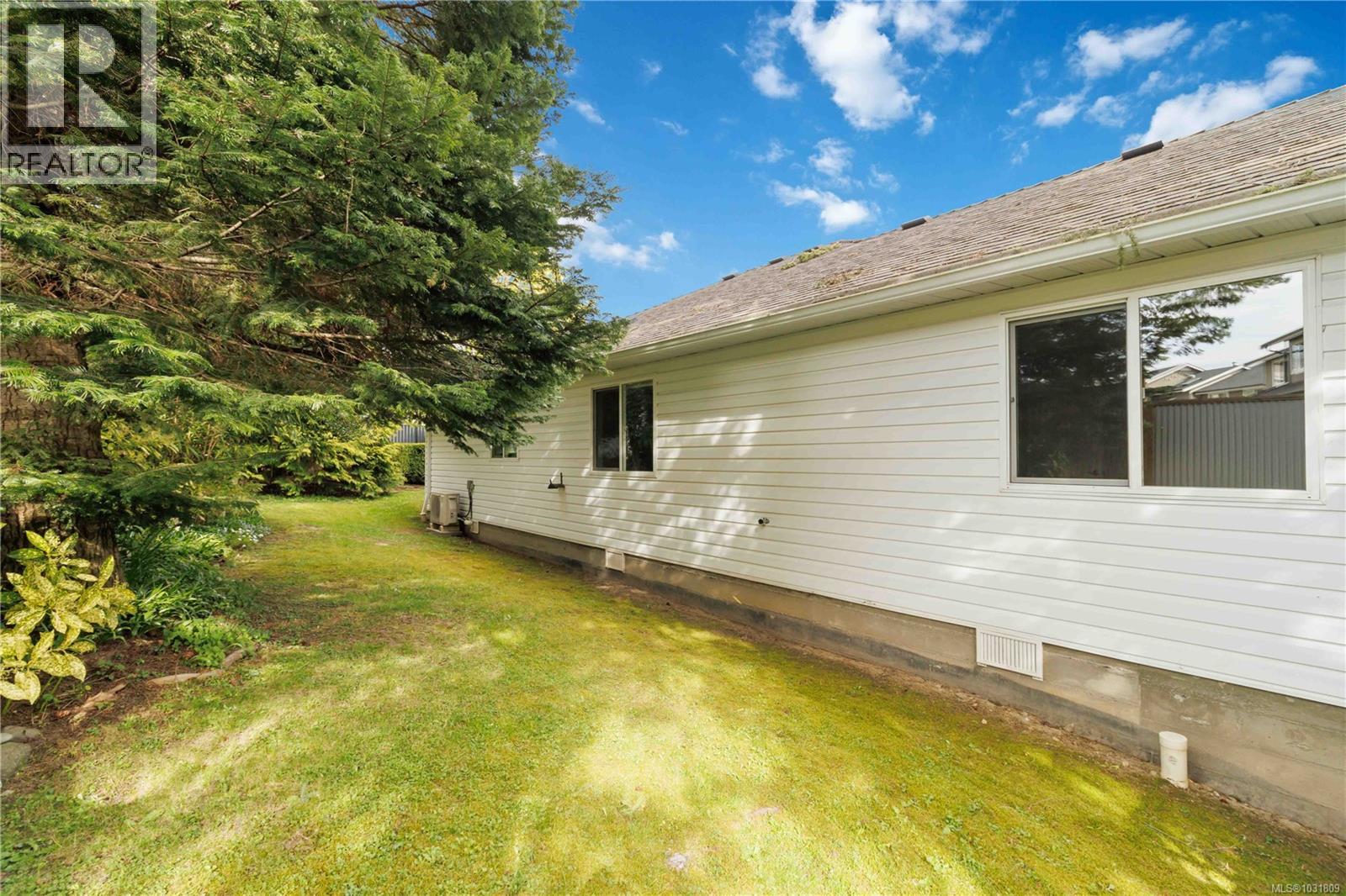 2 1968 Cultra Avenue, Central Saanich