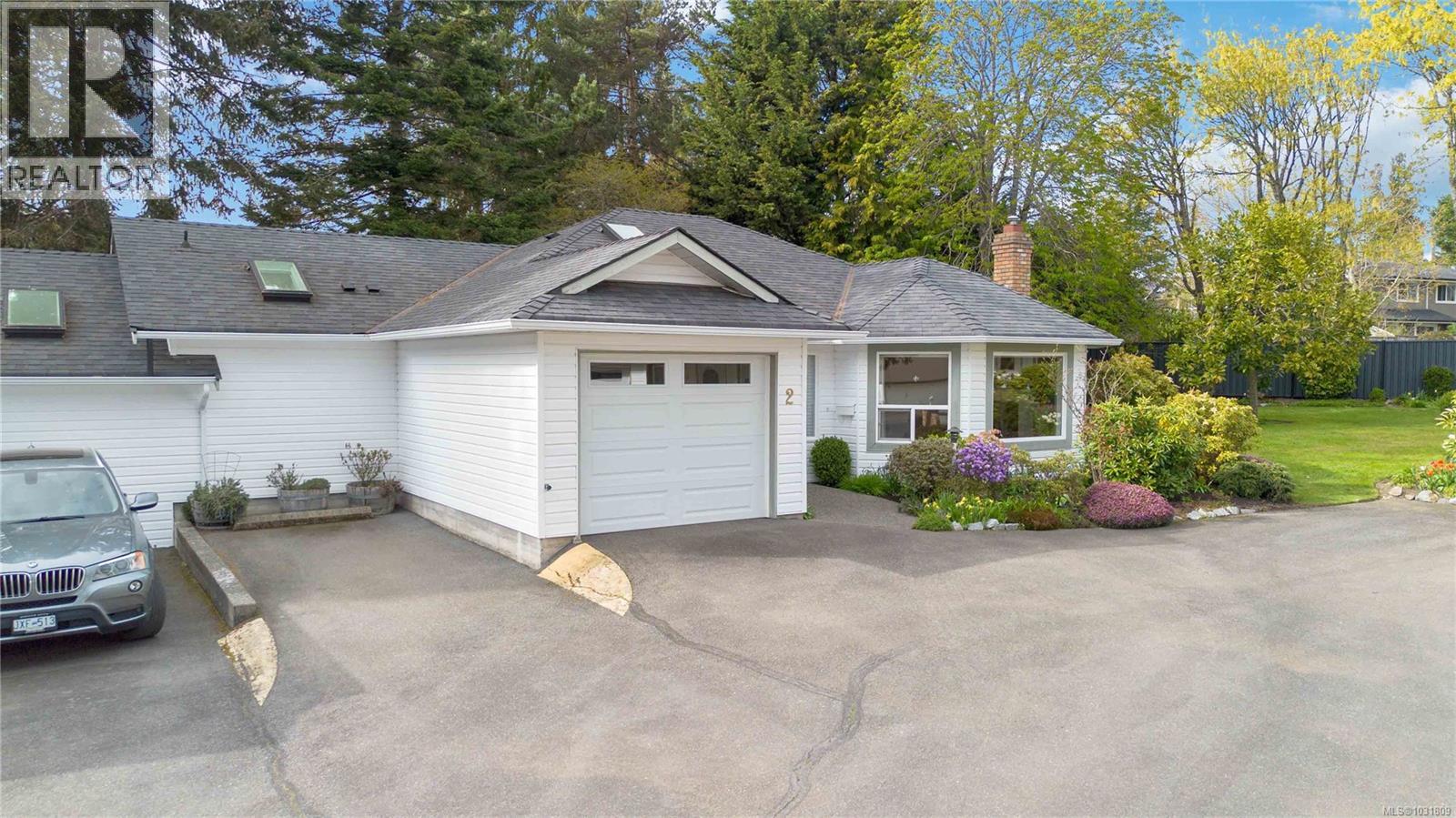 2 1968 Cultra Avenue, Central Saanich