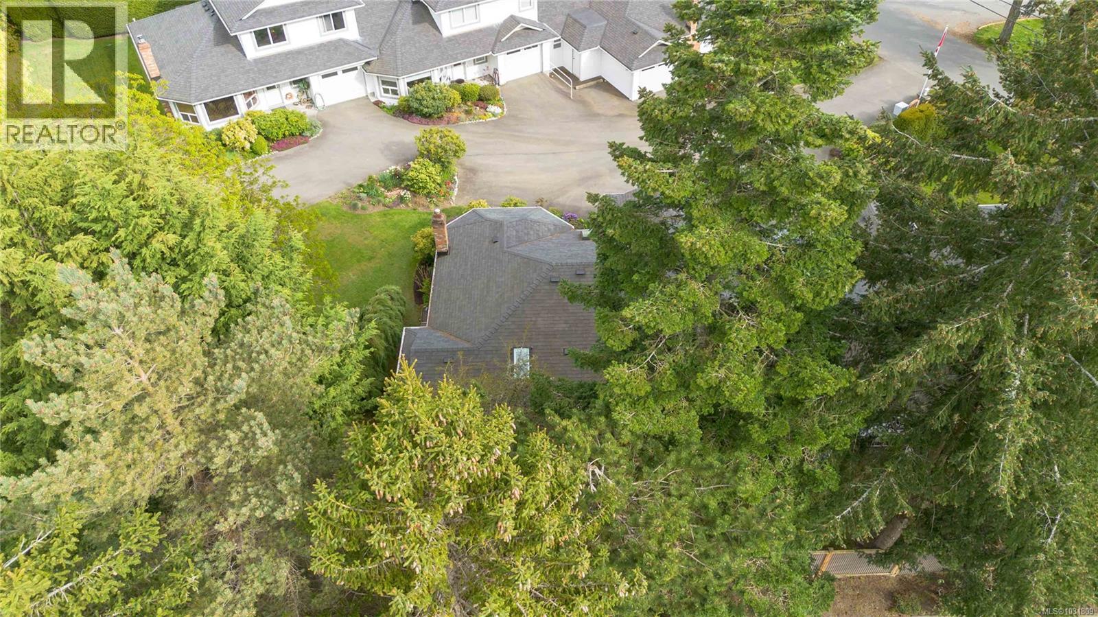 2 1968 Cultra Avenue, Central Saanich