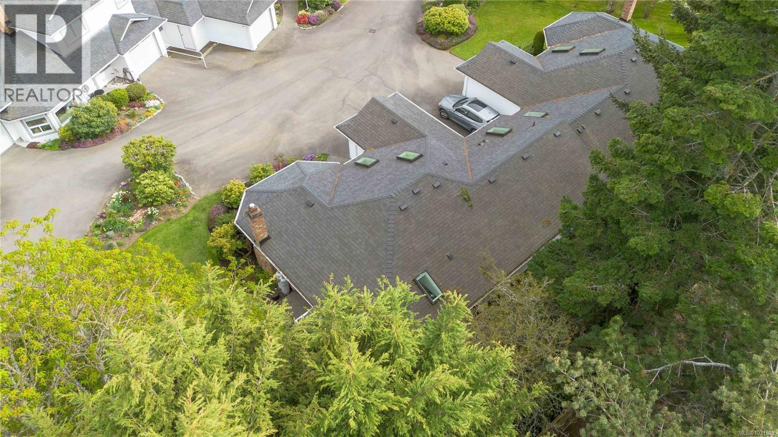 2 1968 Cultra Avenue, Central Saanich