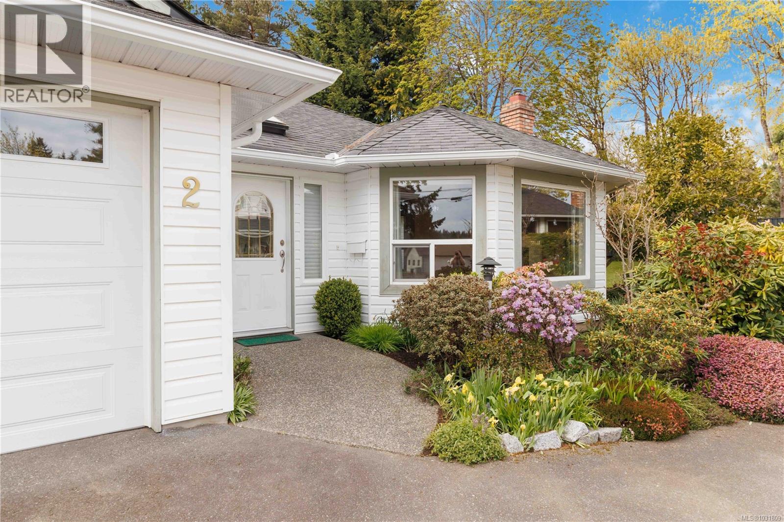 2 1968 Cultra Avenue, Central Saanich