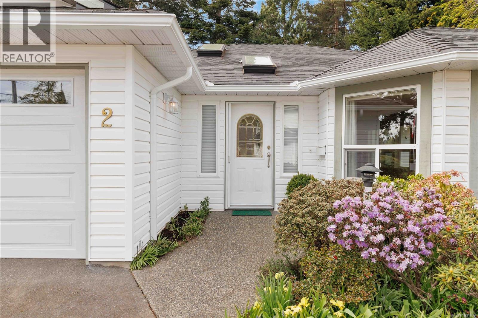 2 1968 Cultra Avenue, Central Saanich