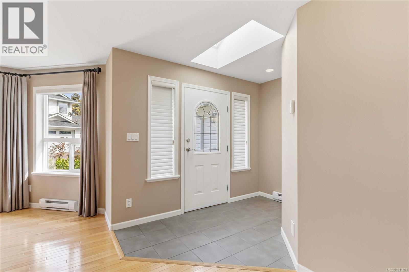 2 1968 Cultra Avenue, Central Saanich