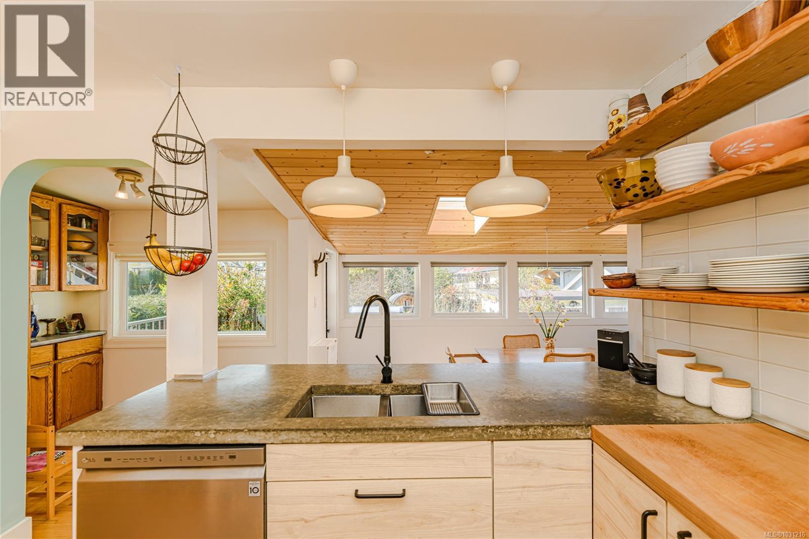 3090 BALFOUR AVE - 16