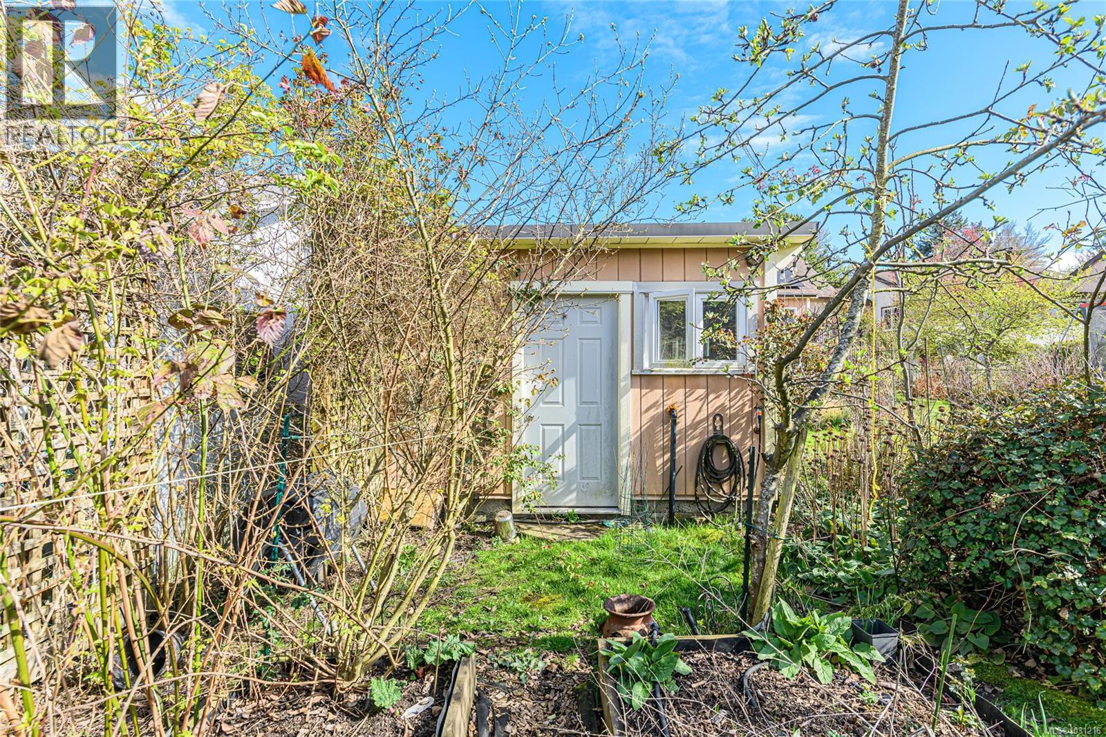 3090 BALFOUR AVE - 34