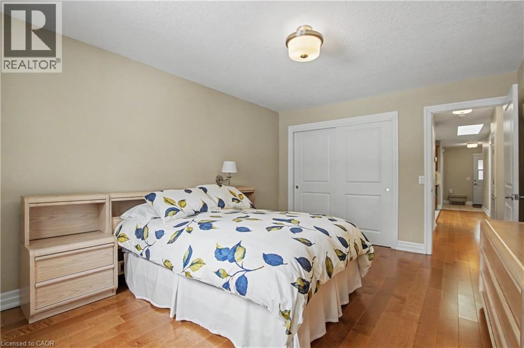 11 WHELANS Way, Hamilton, Ontario, L9B1T8 — Photo 2