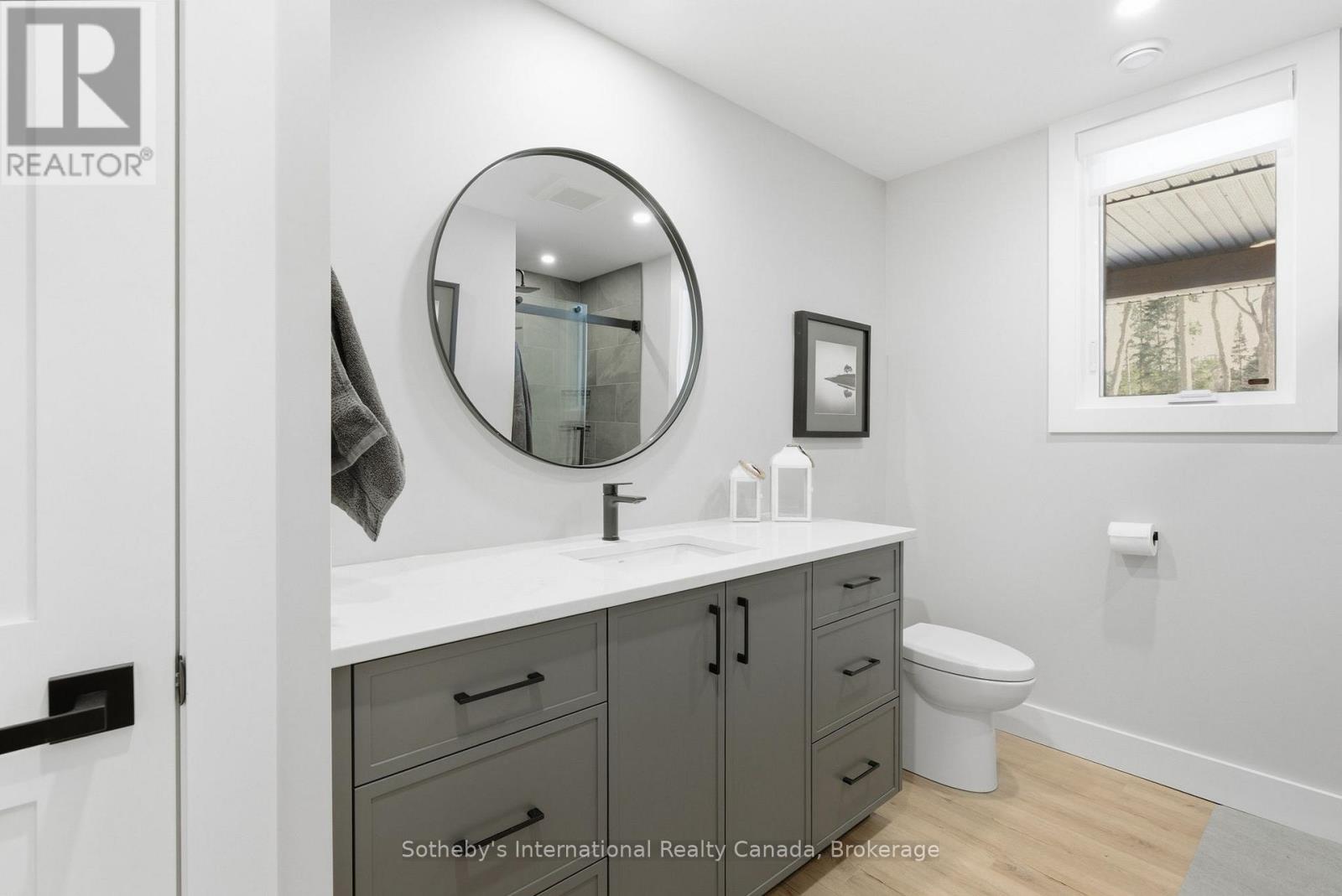 3 piece bathroom