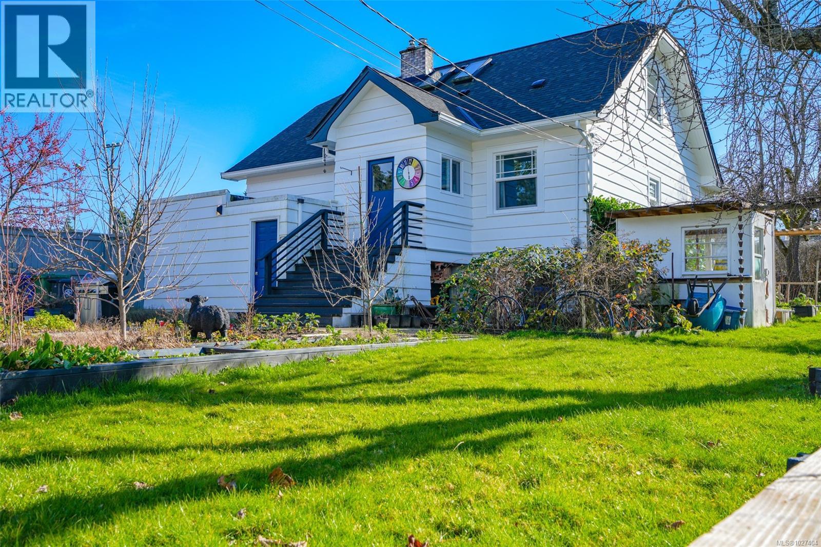 4621 STRATHERN ST - 40