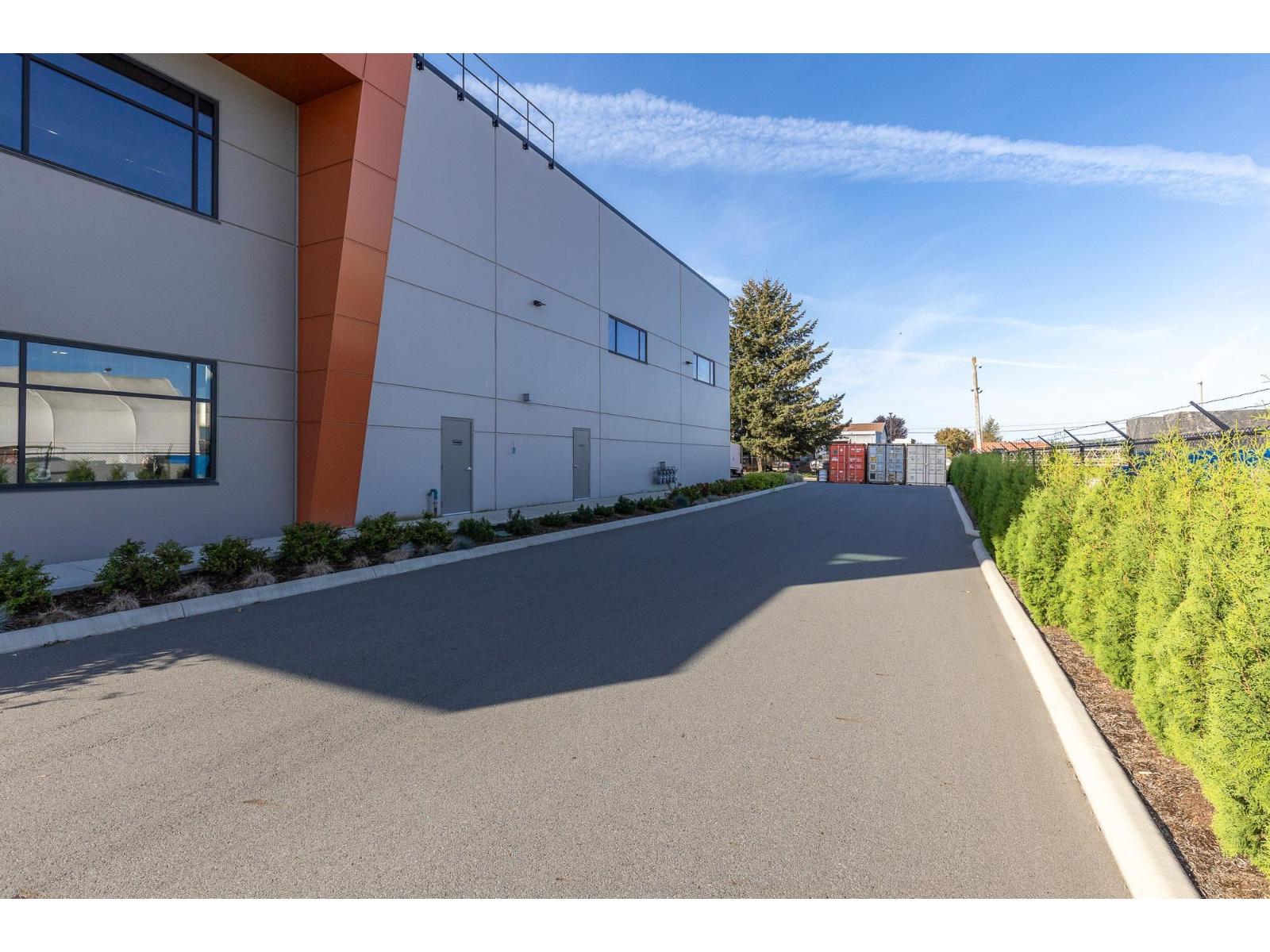 2105 CARPENTER STREET — photo 10