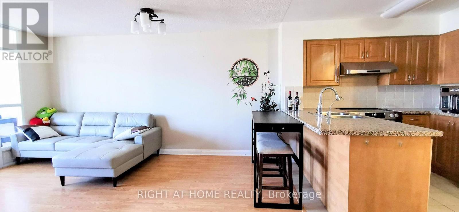 613 - 7363 KENNEDY ROAD