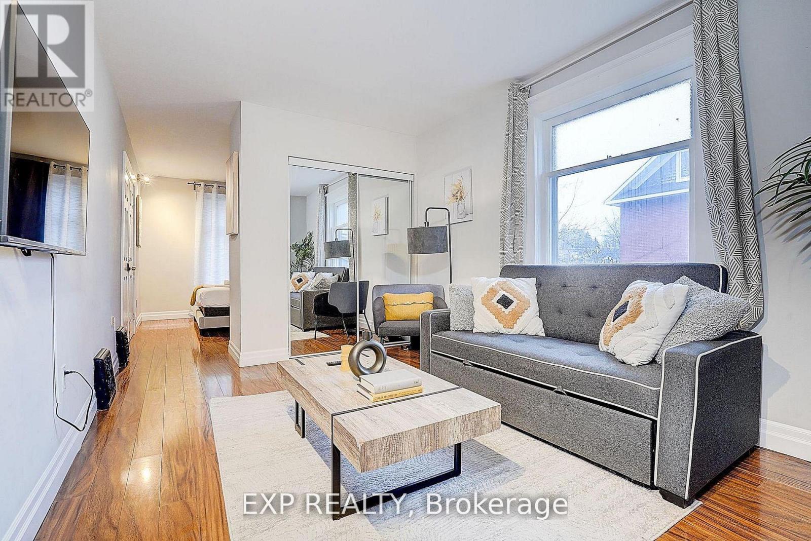 12 VINCENT STREET - 32