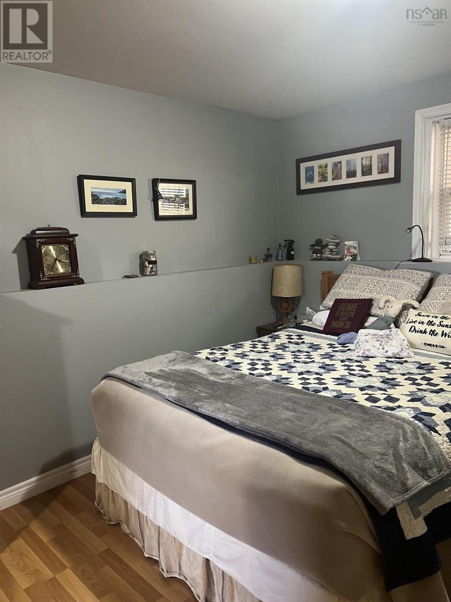 Property 20 of 23 of 406 Parkdale Avenue