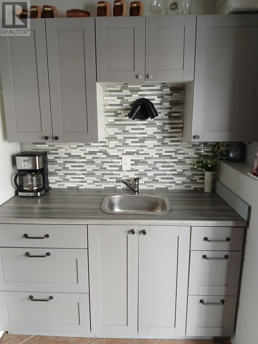 Property 3 of 23 of 406 Parkdale Avenue