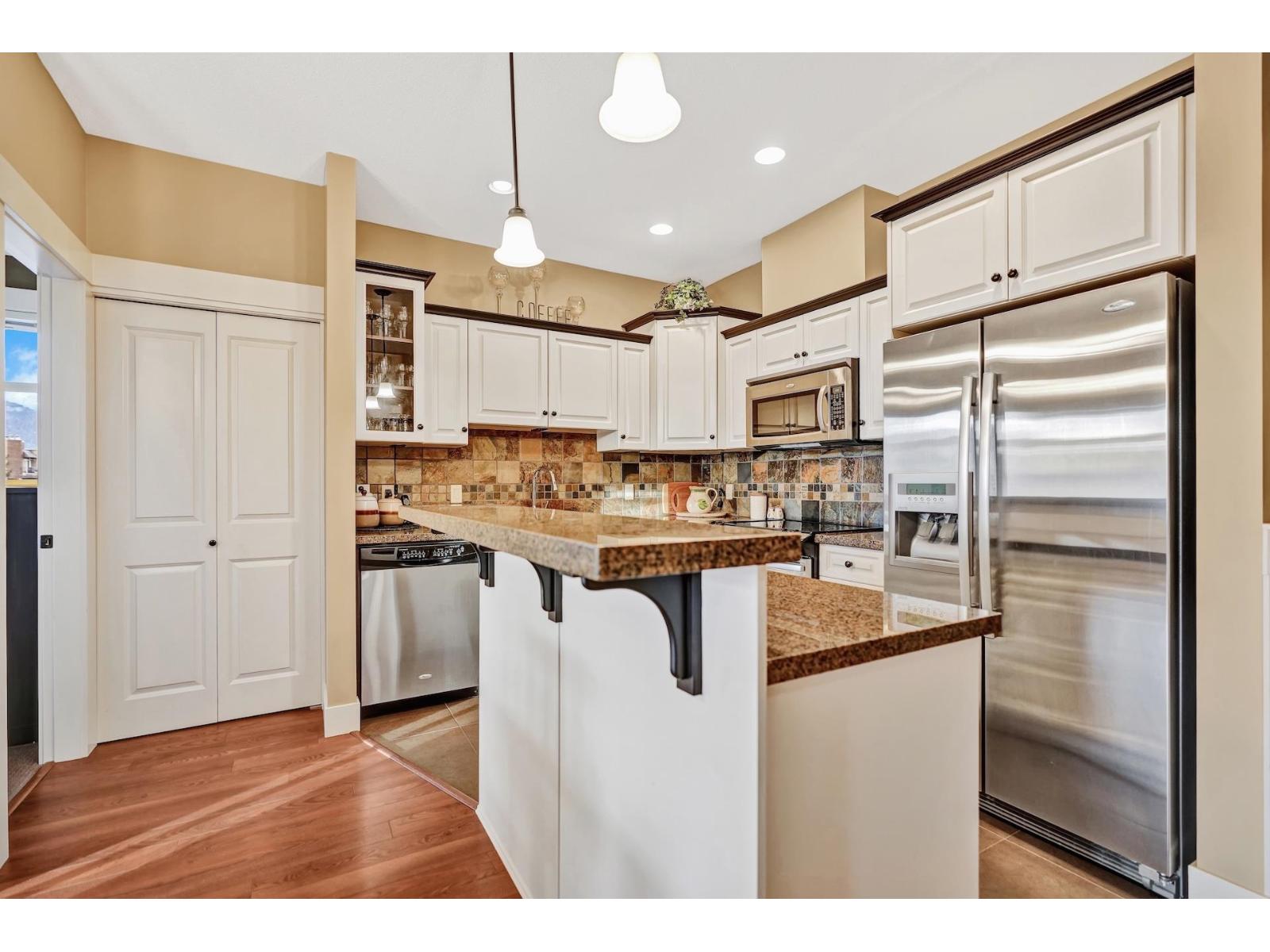 205 9060 BIRCH STREET, Chilliwack Downtown, Chilliwack