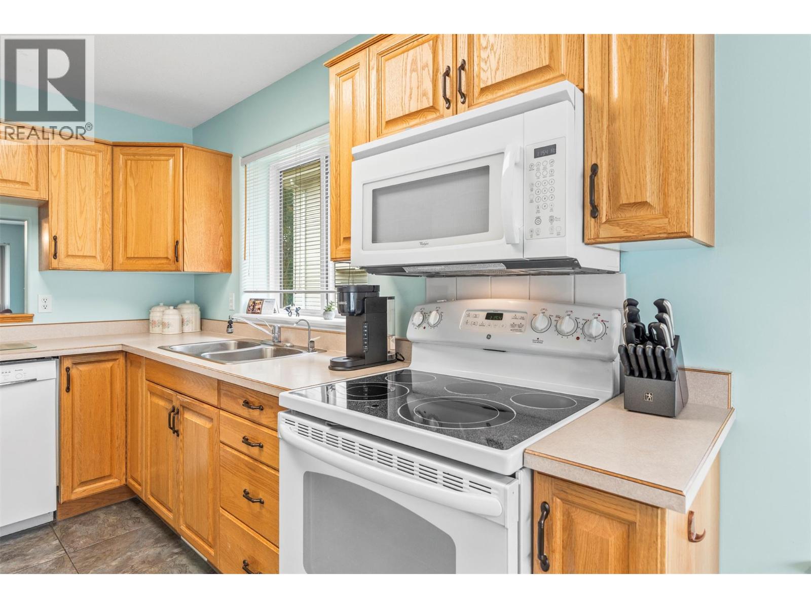 #55 2675 Pine Avenue Unit# 55 - 17