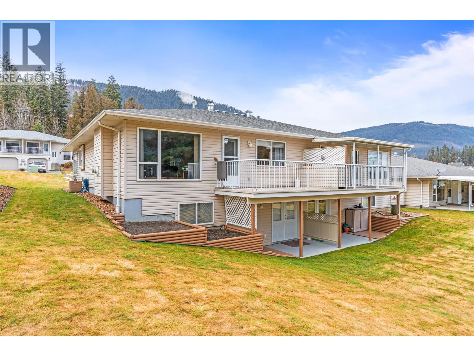 #55 2675 Pine Avenue Unit# 55 - Image 2