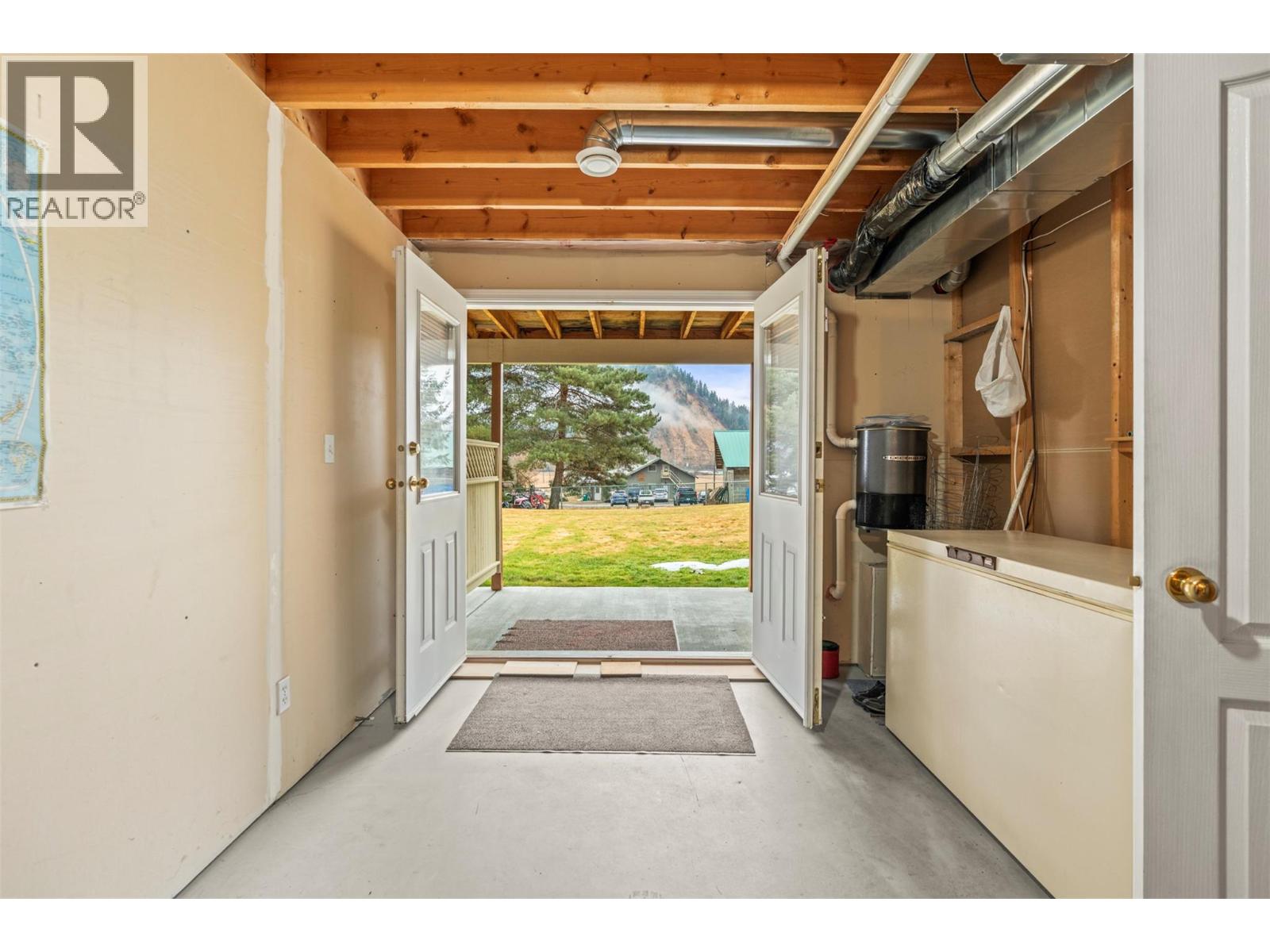 #55 2675 Pine Avenue Unit# 55 - 40