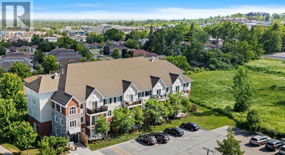 206 - 910 WENTWORTH STREET