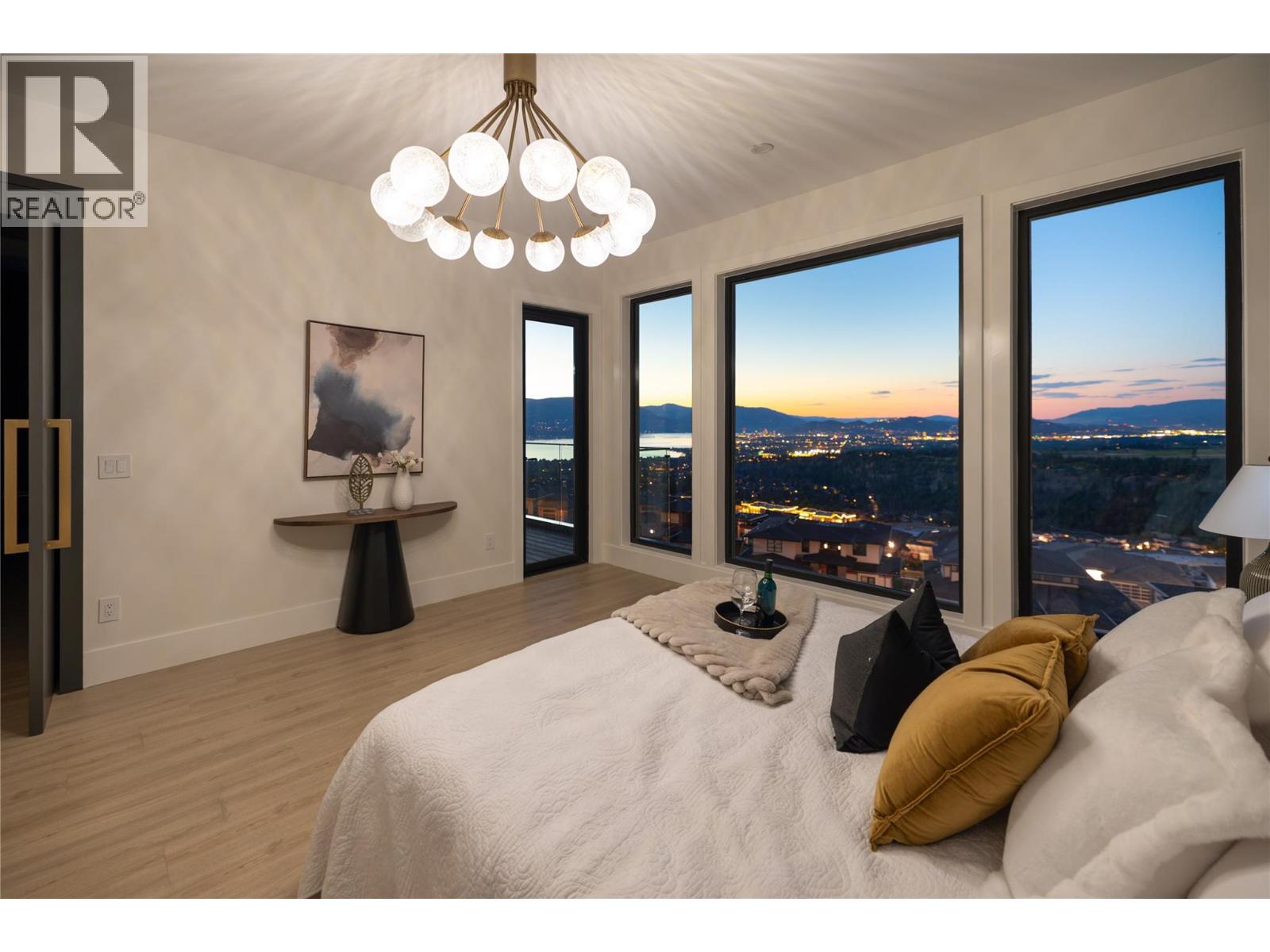 1016 EMSLIE Street, Kelowna