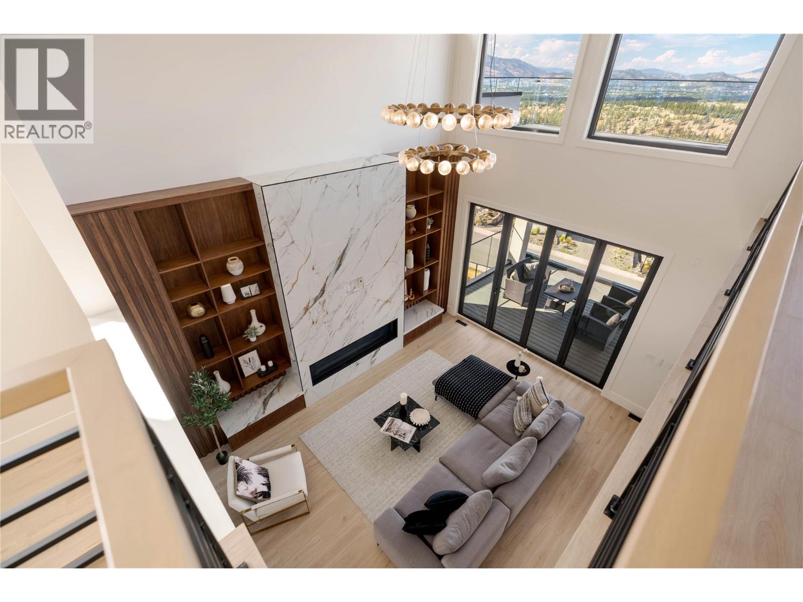 1016 EMSLIE Street, Kelowna