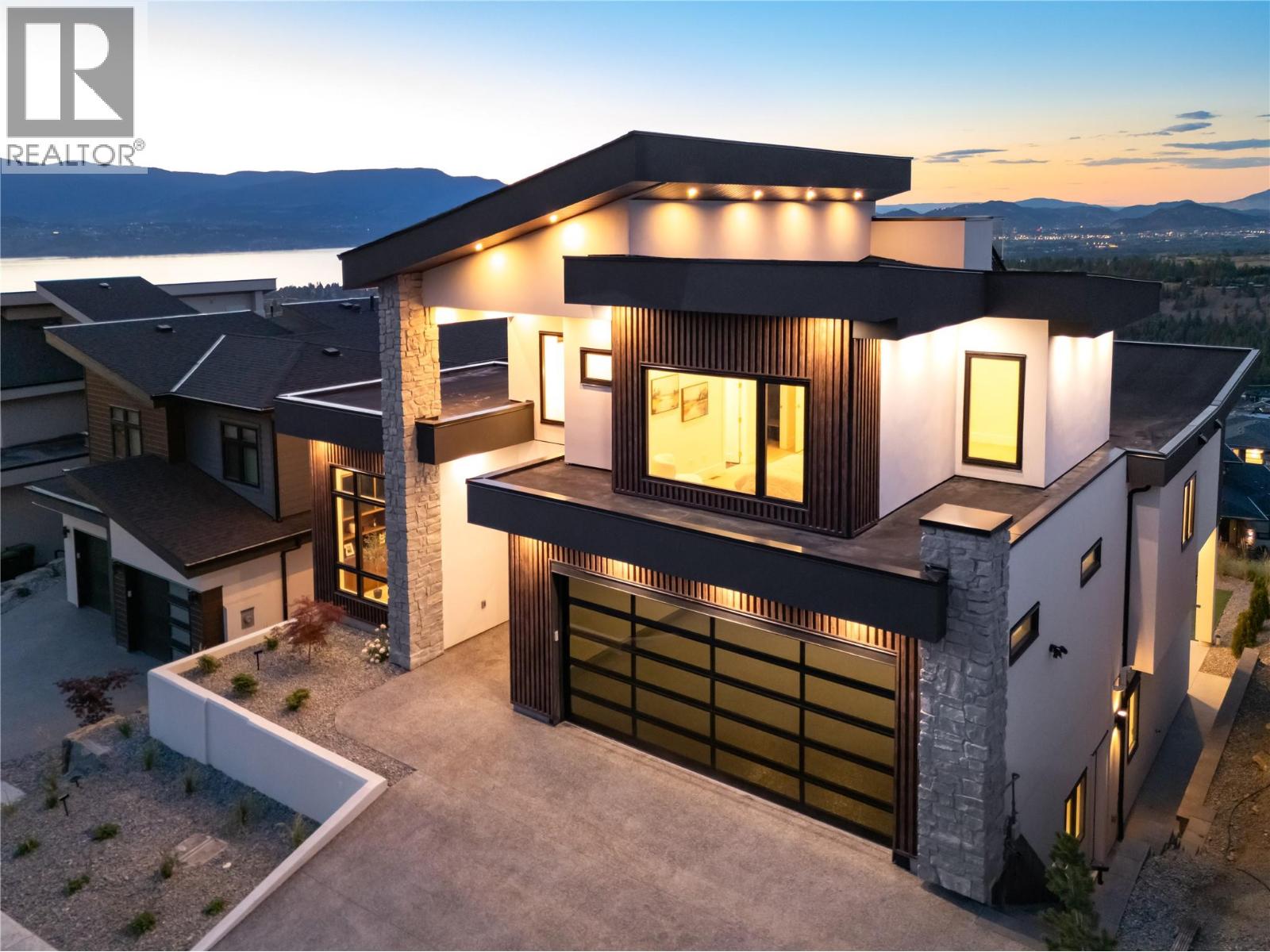 1016 EMSLIE Street, Kelowna